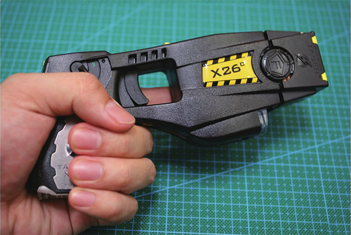 电击枪在警察执法中的运用研究